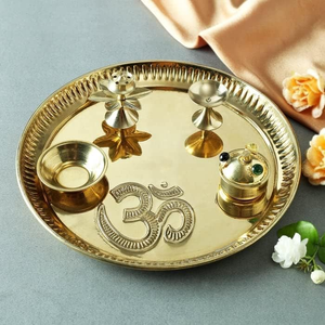 Juego de Thali de Metal Premium para Pooja con Diseño Grabado de Om, Bandeja Redonda Dorada para Puja con Porta Incienso Decorativo Diya y Kumkum - Product Image 3