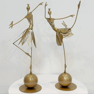 Elegante conjunto de esculturas de bailarinas en metal con acabado dorado, figuritas decorativas ideales para decoración del hogar, estudio de baile y regalo para habitación de niñas. - Product Image 1