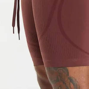 Shorts de compression décontractés pour hommes, style cargo, en tissu peigné uni, pour la gym et l'entraînement, avec soutien et taille mi-haute - Product Image 6