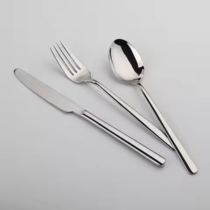 Juego de Cubiertos de Acero Inoxidable para Mesa de Comedor, Diseñado para una Presentación Elegante y un Brillo Duradero - Product Image 4