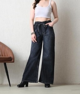 Jeans de mezclilla de lavado oscuro, vintage, azul lavado, con lavado a la piedra, lavado ácido, lavado efecto nieve, blanqueados, de corte ajustado, hasta la rodilla, de talle medio - Product Image 1