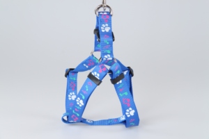 Serie de estampados vietnamitas para loros, con hebilla, de poliéster y nailon, ecológica, disponible en tallas S-XL, con estampado festivo. - Product Image 2