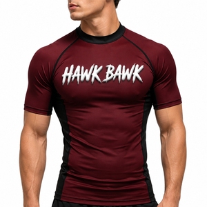 Camiseta de compresión de manga corta para hombre, top premium cómodo, estampado frontal en negro y granate, elástico, activo, potente, movimiento flexible para mí. - Product Image 1