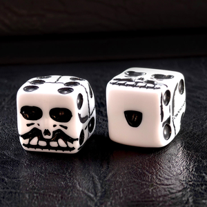 Ensemble de 6 dés en forme de crâne, dés à facettes, dés à crâne blancs pour fête d'Halloween, dés fantaisie en forme de squelette pour club, bar, fête, ensemble - Product Image 1