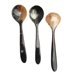 Meilleure Vente Cuillère Classique Écologique à Manche Court en Corne de Buffle d'Eau Naturelle Faite à la Main Artisanat Unique Inde Décoration Maison Mariage - Product Image 5