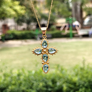 Collar de moda con colgante de cruz de cuarzo azul suizo en forma de pera, collar de latón chapado en oro de 18k, joyería religiosa. - Product Image 4