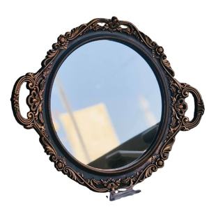 Plateau décoratif rond de conception fabuleuse avec plateau décoratif de pièce maîtresse de base de miroir de poignée par le monde indien en métal - Product Image 1