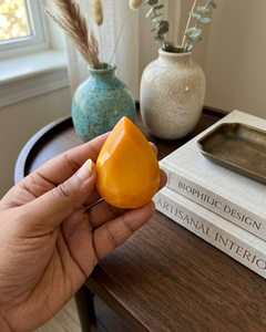 พลอยแซฟไฟร์สีเหลืองรูปหยดน้ำทรงมรกตขนาดใหญ่  ขัดเงาเหลี่ยมเพชรพลอย  สำหรับทำเครื่องประดับ - Product Image 3