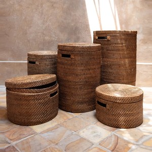 Boîte de rangement ronde en rotin avec couvercle et poignée, panier de rangement fait main, organiseur d'objets divers, fabriqué au Vietnam - Product Image 3