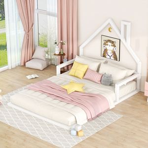 Letto per bambini a grandezza naturale bianco con testiera a forma di casetta, concetto pavimento in legno - Product Image 1