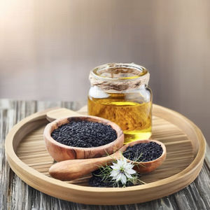 น้ำมันเมล็ดยี่หร่าสีดำธรรมชาติเกรด100% เครื่องสำอางมี25kgs ขนาดแพ็คแบบกดเย็นราคาดีที่สุดและแข่งขันได้ - Product Image 1