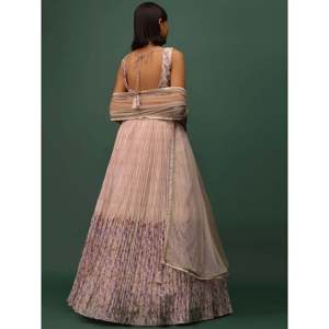 Conjunto de Lehenga Choli de Georgette para Boda con Precioso Estampado Floral Color Durazno y Dupatta - Product Image 4