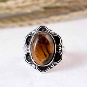 SHYAM JEWELRS Anillo Boho Delicado de Plata de Ley 925 Oxidada con Ojo de Tigre Dorado Natural Hecho a Mano, Estilo Étnico Floral Vintage - Product Image 1