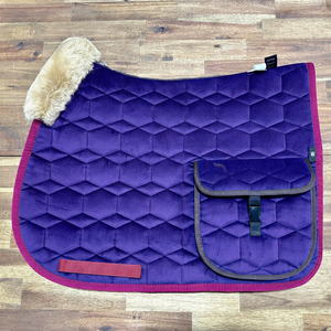 EURO CAVALL <span class=keywords><strong>Tapis</strong></span> <span class=keywords><strong>de</strong></span> <span class=keywords><strong>selle</strong></span> en <span class=keywords><strong>velours</strong></span> vert matelassé avec bordure en fourrure et poche pour l'entraînement équestre - Product Image 2