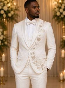 Costume de mariage blanc pour homme en jacquard avec broderie florale et revers châle - Product Image 1