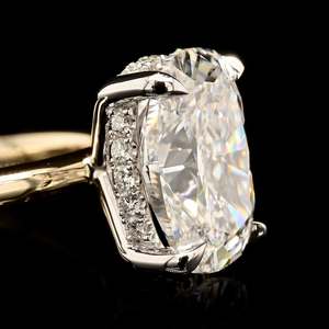 Fournisseur de bijoux de créateur VVS DIAM – Bague en or 14K 18K avec moissanite, taille coussin allongée, halo caché, griffes d'aigle, bagues tendance - Product Image 1