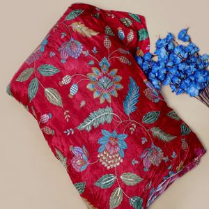 Tissu en organza naturel de poids moyen, brodé de sequins et de motifs floraux rouge cramoisi, pour robes de mariée/de cérémonie de luxe - Product Image 1