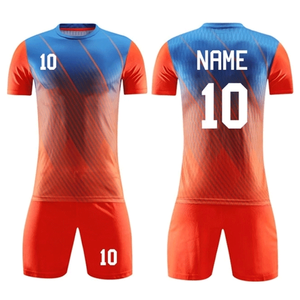 ชุดยูนิฟอร์มฟุตบอลออกแบบเองสำหรับผู้ชาย พิมพ์ลายดิจิทัล โพลีเอสเตอร์ 100% ระบายอากาศได้ดี แห้งเร็ว เป็นมิตรกับสิ่งแวดล้อม - Product Image 1