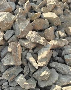 Rajputana Global Export - Piedra Caliza Cruda de Grado Exportación de Rajasthan para la Producción de Cemento y Construcción - Piedra Natural con Alto Contenido de Calcio - Product Image 1