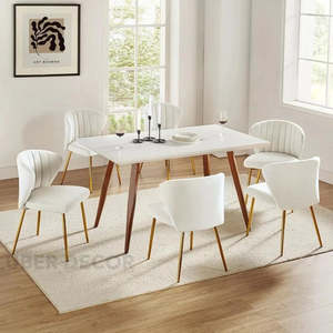 Chaise d'appoint moderne élégante et capitonnée Soraya Design sans accoudoirs pour salle à manger ou coiffeuse avec pieds arrière en métal pour le salon - Product Image 1