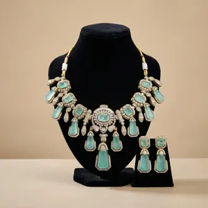 Ensemble collier et boucles d'oreilles assortis en laiton bleu ciel de luxe, style bohème Kundan Polki, plaqué or, traditionnel indien, pour mariage, unisexe - Product Image 5
