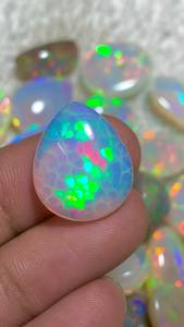 Opale naturelle éthiopienne Welo, base foncée en nid d'abeille, multicolore arc-en-ciel, cabochon ovale, certifiée par un tiers pour la fabrication de bijoux - Product Image 4