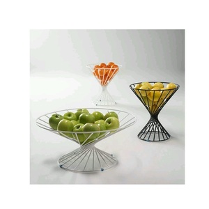 Corbeille à fruits décorative en métal pour comptoir, avec un design en fil métallique aéré, idéale pour garder les fruits frais, visibles et bien rangés. - Product Image 6