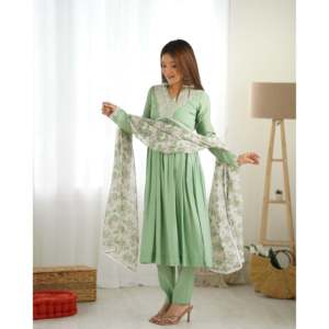 Hermoso Conjunto de Kurti Naira para Fiesta, Talla XS, Incluye Pantalón y Dupatta - Product Image 3