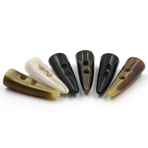 Botón de Resina Imitación Cuerno de Dos Agujeros, Estilo Clásico, Sin Costuras, para Abrigo de Invierno, Venta Caliente de Yiwu Wintop - Product Image 5