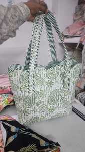 Sac fourre-tout matelassé léger uni style bohème grande capacité en coton pour femme toutes saisons avec fermeture éclair - Product Image 3