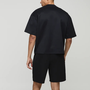 OEM/ODM Ensemble T-shirt et Short 2 Pièces pour Homme, Style Streetwear d'Été, Logo Personnalisé Sérigraphié, 100% Coton Uni, Séchage Rapide et Respirant - Product Image 6