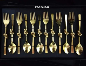 Koninklijke Stijl Reliëf Bestek Set-Stuk Elite <span class=keywords><strong>Look</strong></span> Wegwerp Bruiloft Bestek Gouden Rand Elegante <span class=keywords><strong>Plastic</strong></span> Vorken