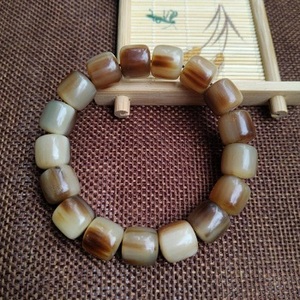 Bracelet manchette en corne de buffle naturelle, bijoux de mode de luxe faits à la main par f s international - Product Image 6