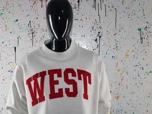 Sudadera WEST WHITE con cuello alto, 100% algodón, con apliques rojos bordados, cuello ancho, hilos finos. - Product Image 4