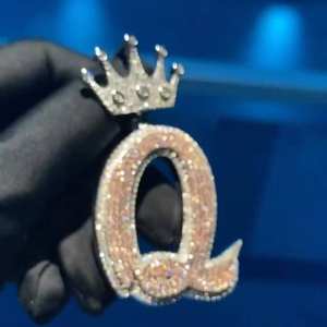 Colgante de Lujo con Letra Q de Moissanita y Corona, Collar con Inicial Estilo Hip Hop, Joyería Personalizada con Letras del Alfabeto - Product Image 5