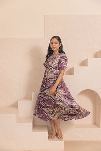 Vestido midi con estampado a rayas, cuello con solapa, manga corta, corte en A, holgado, estilo bohemio, informal, de verano, para mujer, tejido transpirable. - Product Image 5