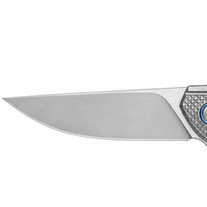 Elegantes Navajas Plegables con Hoja Plateada Satinada, Mango de Acero con Grabado de Diamantes, Detalle de Pivote Azul y Empuñadura Curva para Uso Diario - Product Image 3