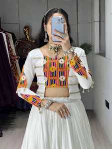 ชุดเลเฮนกาพร้อมเสื้อปักลายดีไซเนอร์ พร้อมงานปักแบบคุชชี  ตัดเย็บสำเร็จพร้อมสวมใส่ ชุดเลเฮนกาโชลีสำหรับงานนวราตรี - Product Image 4