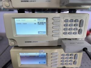 Appareil de mesure GW Instek LCR 817 d'occasion avec fils pour composants électroniques - Product Image 4