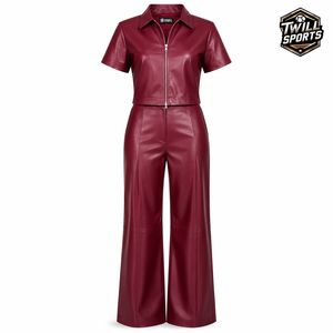 Traje Deportivo Casual de Piel Sintética PU, Diseño Nuevo y Personalizado, Manga Corta, Cuello Camisero, Color Borgoña, Precio al por Mayor - Product Image 1
