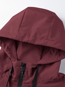 Veste Softshell Fine et Douce pour Homme, Couleur Bordeaux Unie, à Capuche, Fermeture Éclair, Poches Avant, Imperméable, Coupe-Vent, Vêtement d'Extérieur, Coupe Classique - Product Image 3