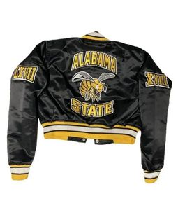 เสื้อแจ็คเก็ตเบสบอลแบบ Letterman ผ้าซาตินโพลีเอสเตอร์ 100% สำหรับผู้หญิง แบบขายส่ง สั่งทำได้ พร้อมเสื้อครอปท็อปซับในผ้าซาติน บุผ้าด้านในแบบ Quilted  ผ้าแคนวาสสำหรับกิจกรรมกลางแจ้ง - Product Image 1