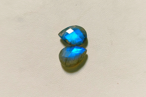Paire de cabochons en labradorite à facettes, polis, effet flash, pierres brutes pour la création de pendentifs, 10x14mm - Product Image 3