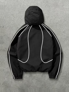 Chaqueta Cortavientos Acolchada con Capucha, Diseño Moderno, Resistente al Viento, con Franjas Reflectantes, Deportiva, de Alta Calidad, Colores y Logotipo Personalizables - Product Image 2