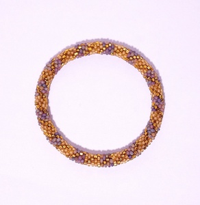 Bracelet moderne en perles de verre, design tendance et élégant, bijoux faits à la main pour femmes, article cadeau, léger, prix de gros - Product Image 5