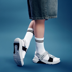 Sandales décontractées gris avec accents noirs, style bout ouvert pour une meilleure posture, Vietnam - Product Image 1