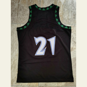 Maillot de basket-ball bleu personnalisé avec numéro 21 vert brodé au dos, débardeur unisexe pour adulte, sans manches, anti-humidité - Product Image 3