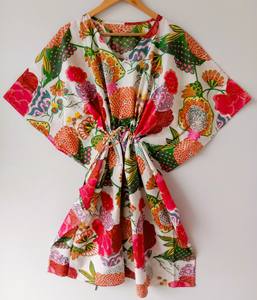 Robe Kaftan pour femmes, imprimé floral vintage, 100% coton, lavable, bordure en dentelle, longueur genoux, tenue ample - Product Image 1