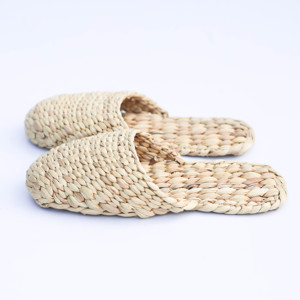 Hand-Woven Water Hyacinth <b>Slippers</b> – Fashionable Closed-Toe Design, Naturally Antibacterial - Product Image 2