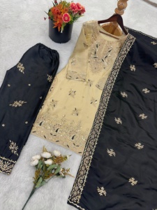 Presentamos la Nueva Colección de Diseñador Salwar Kameez, Conjunto de Top, Pantalón y Dupatta con Bordado Pesado y Lentejuelas, Completamente Cosido, de Secado Rápido - Product Image 5